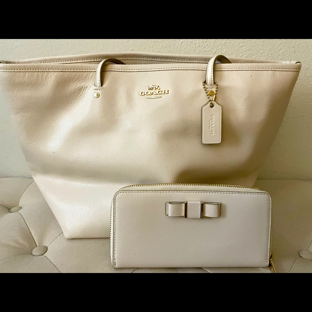 Coach Off white large tote with matching wallet